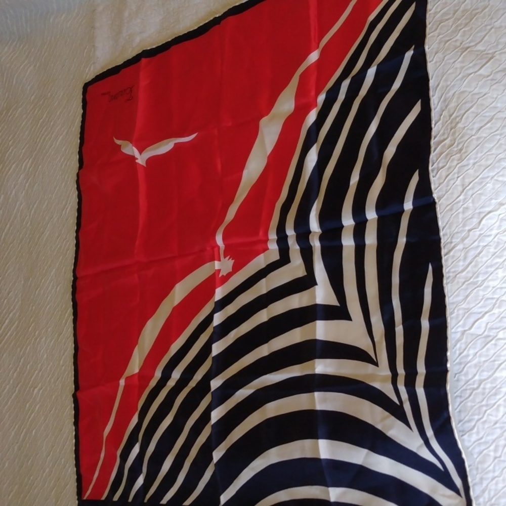 Multicolored Italian 100%0 silk scarf